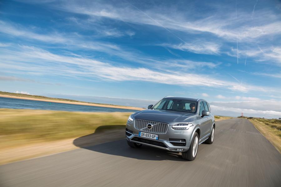  Volvo XC90 D5 Inscription 2015 года  (фото 17 из 30)